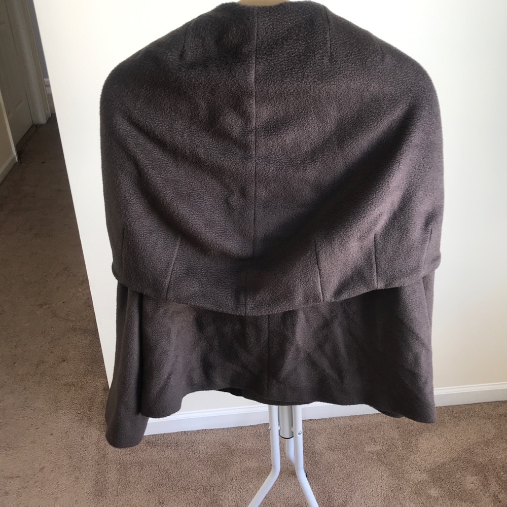 Coat - Picture 6 of 8